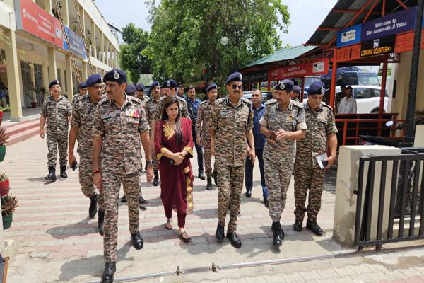   DG visited the Yatri Niwas at Bhagwati Nagar Base Camp
